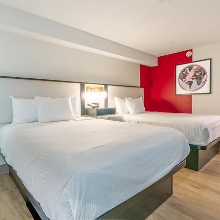 Мотель Ramada By Wyndham Кингстон Экстерьер фото