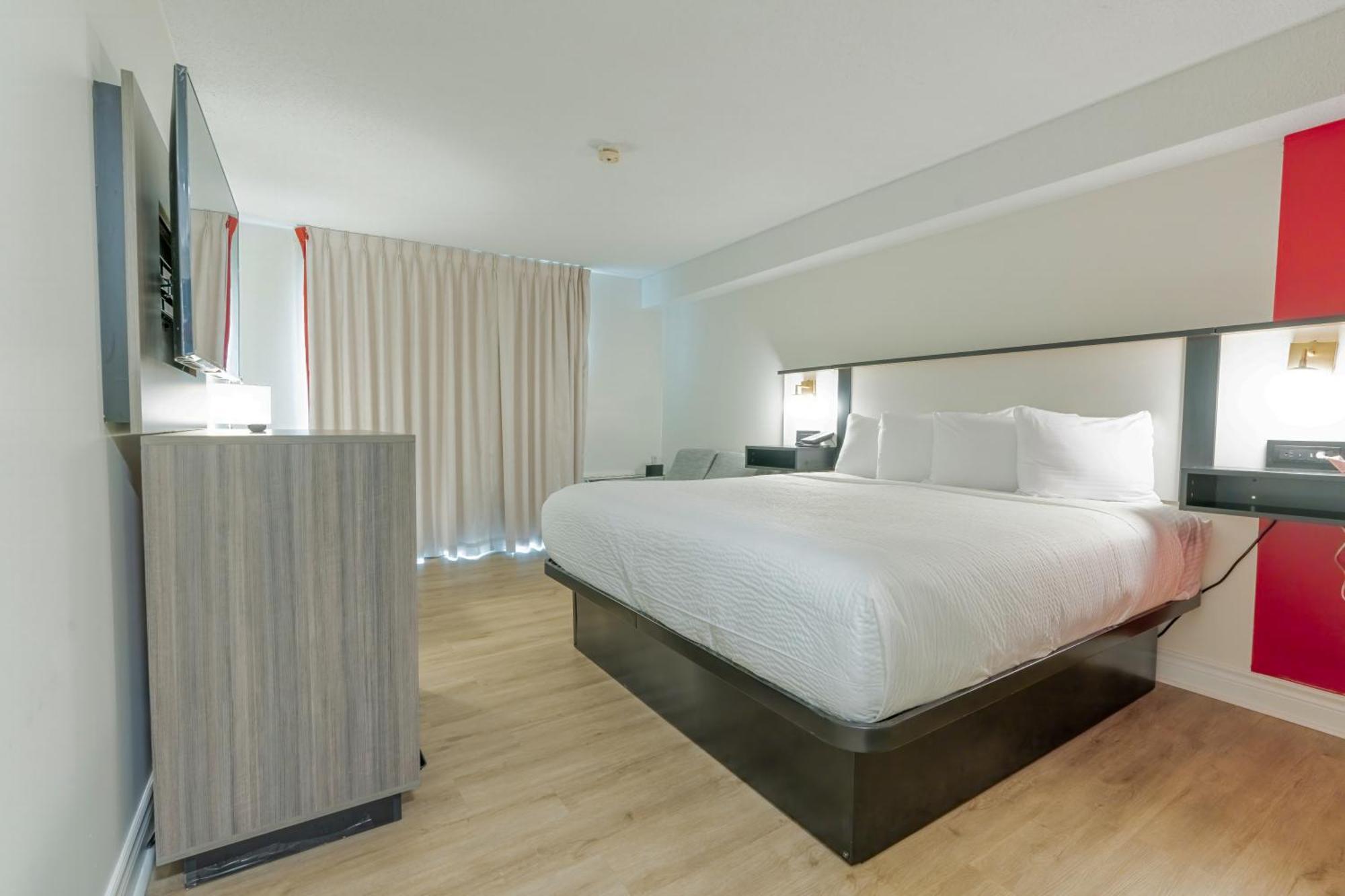 Мотель Ramada By Wyndham Кингстон Экстерьер фото